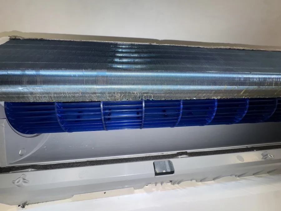 טורבינת מפוח נקייה ומבריקה אחרי שטיפה בלחץ